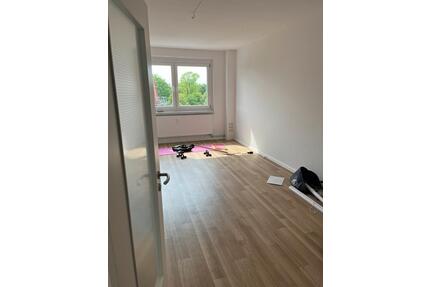 1 Zimmer in einer 2-Zimmer-Wohnung zu vermieten-im Chemnitz