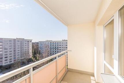 Modern Balkon Aufzug - 412,00&nbsp;EUR Kaltmiete, ca.&nbsp; 71,00&nbsp;m&sup2; in Chemnitz (PLZ: 09126) Bernsdorf