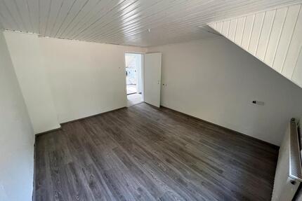 Schöne helle 3 Zimmer Wohnung zentral in Siegen
