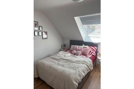 Zimmer in Mädchen-WG frei! - 525,00&nbsp;EUR Kaltmiete, ca.&nbsp; 11,00&nbsp;m&sup2; in Stuttgart (PLZ: 70374) Bad Cannstatt