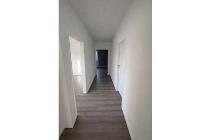 4 Zimmer Wohnung mit Balkon+ Garten in Luhe-Wildenau