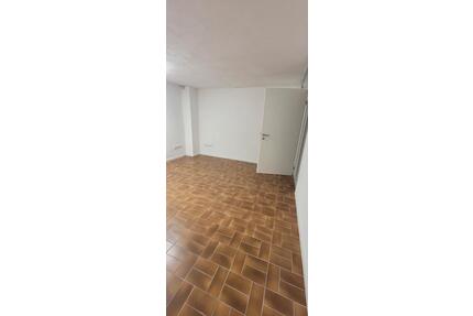 2 Zimmer Wohnung Hürth Efferen Küche Tageslichtbad Souterrain