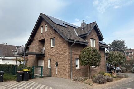 Ruhige Maisonettewohnung mit Balkon und guter Energieeffizienz. - Niederkassel