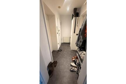 Zimmer in 4er Frauen-WG in Köln-Mülheim (nicht möbiliert)