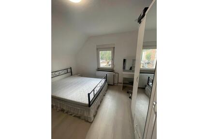 Möbliertes Zimmer in 5er Frauen-WG Frankfurt Griesheim (absofort) - Frankfurt am Main West