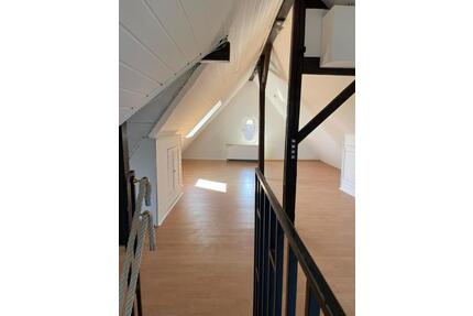 DG-Maisonette Wohnung 1 Zimmer + KDB 60 m2 - Essen Stadtbezirk V