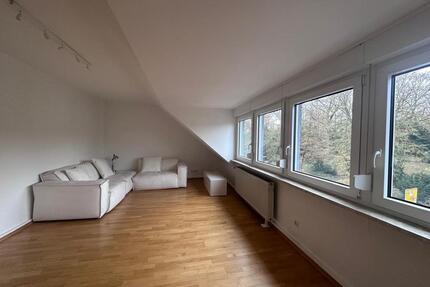 Attraktive 2 Zimmer DG Wohnung inkl. Küche am Bunten Garten - Mönchengladbach
