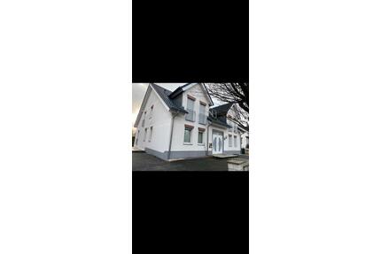 4 Zimmer Wohnung zu vermieten - 1.400,00&nbsp;EUR Kaltmiete, ca.&nbsp; 113,00&nbsp;m&sup2; in Wermelskirchen (PLZ: 42929)