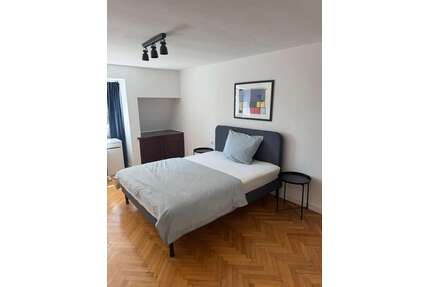 WG-Zimmer in Köln 899,00 € 25 m²