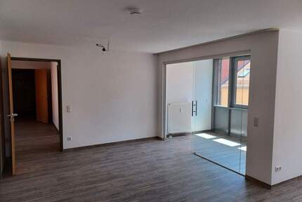 Schöne 3-Zimmer Seniorenwohnung im Herzen von Nürnberg ab 65 Jahre (Wohnung 5) mit Einbauküche