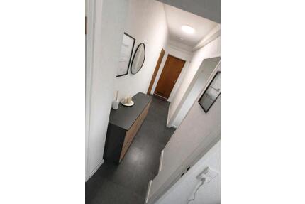 Helle 2 Zimmer Wohnung mit Balkon - Eschborn