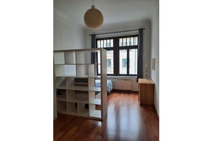 AB SOFORT!: Großes, helles Zimmer in Zentrum Zwickau!