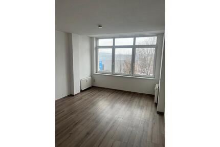 Schöne 4 Zimmer Wohnung zu vermieten - Schkölen
