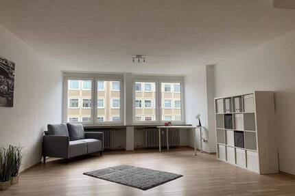 +++ZWEI- WG-ZIMMER IN ZENTRALER LAGE – EINZIEHEN & WOHLFÜHLEN!+++ - Nürnberg Glockenhof