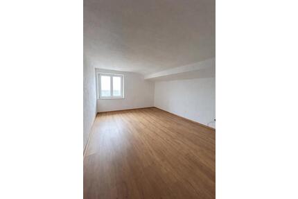17m² Zimmer in ruhiger Lage - 250,00&nbsp;EUR Kaltmiete, ca.&nbsp; 17,00&nbsp;m&sup2; in Passau (PLZ: 94032) Mühltal