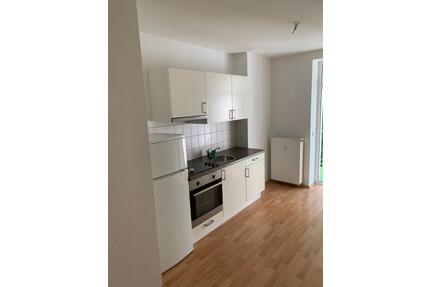 2-Raum, Einbauküche, Balkon, perfekt für WG, nahe Uni - Chemnitz Bernsdorf