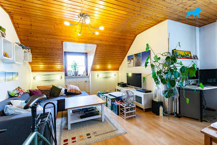 Freundliche 2 Zimmer Dachgeschosswohnung mit geräumiger separater Küche und Bad - Schwabhausen / Oberroth