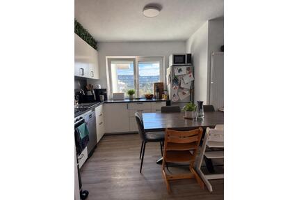 Moderne 4 Zimmer Wohnung mit Balkon in Laatzen-Mitte