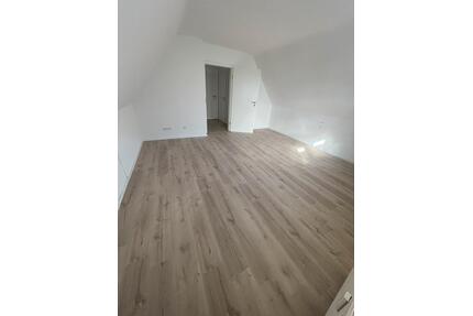 2-Zimmer DG in Großbottwar zu vermieten