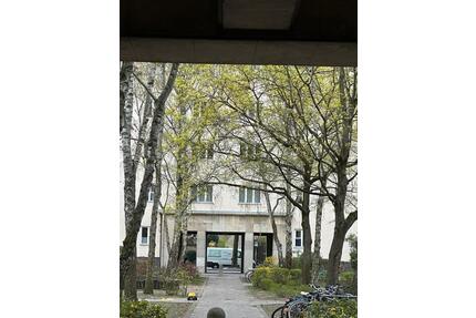 2 Zimmer in einer 3-Zimmer-Wohnung zur Untermiete - Berlin Tempelhof-Schöneberg