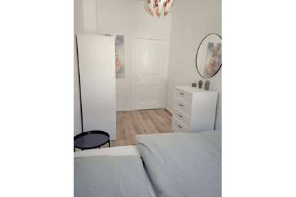 WG-Zimmer in Berlin 999,00 € 15 m²