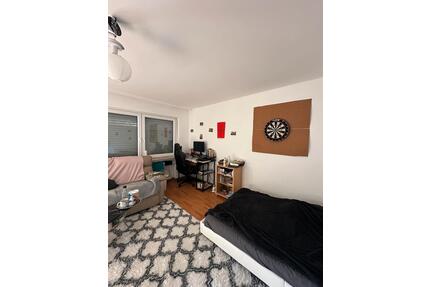 In unserer gemütlichen 4er-WG wird ein Zimmer frei! - Gießen