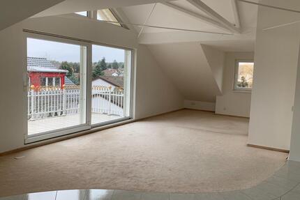 Helle, großräumige 3-Zimmer Dachgeschoss-Wohnung - Seeheim-Jugenheim