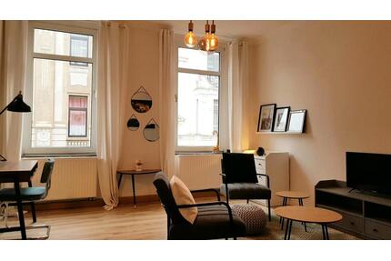 sehr schöne 2,5 Zimmer Altbauwohnung in der Neusser Innenstadt