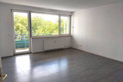 Komplett sanierte 3 Zimmer Wohnung mit Balkon in Gelsenkirchen zu vermieten
