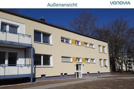 Überzeugen Sie sich selbst: Schöne renovierte 2-Raum Wohnung mit Tageslichtbad + Balkon! - Essen Stadtbezirk VI