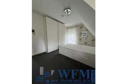 Schönes Zimmer für Azubinen u. Studentinnen 5´er WG im Einfamilienhaus - Neumünster Brachenfeld/Ruthenberg