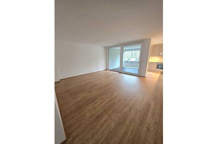 Exklusive 2,5-Zimmer Wohnung 70m² mit Loggia im EG & Blick ins Grüne - Waldshut-Tiengen