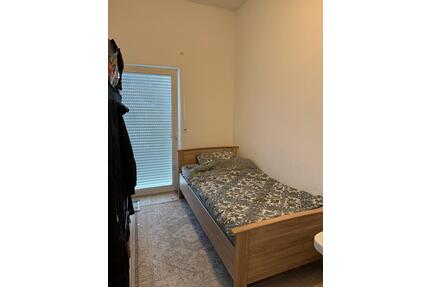 Zimmer zu vermieten - 400,00&nbsp;EUR Kaltmiete, ca.&nbsp; 12,00&nbsp;m&sup2; in Kreuztal (PLZ: 57223)