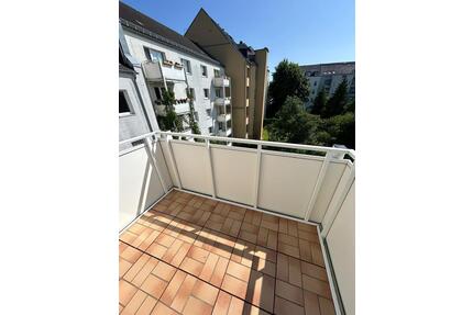 Gemütliche 1-Zimmer mit Balkon und Duschenbad in ruhiger Lage! Vormieter verkauft Mobilar - Chemnitz Hilbersdorf