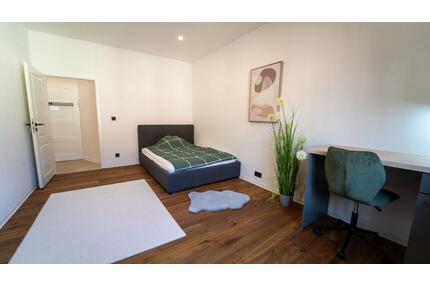 Möbeliertes, helles Zimmer in Studenten Wohngemeinschaft- Erstbezug - Nürnberg Hasenbuck