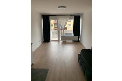 Frisch saniert! 1-Zimmer mit Balkon, Stellplatz & EBK in MAINTAL!