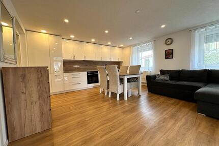 1,5 Zimmer Wohnung, kernsaniert m. eigenem Eingangkleiner Garten - Schwendi