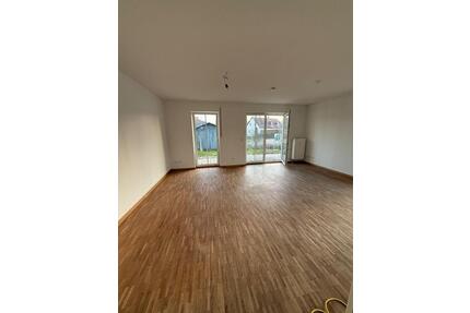 Helle 2-Zimmer Wohnung mit Garten und Stellplatz in Wolnzach