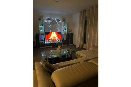 Zimmer in WG zum Vermieten - 450,00&nbsp;EUR Kaltmiete, ca.&nbsp; 90,00&nbsp;m&sup2; in Waldkraiburg (PLZ: 84478)