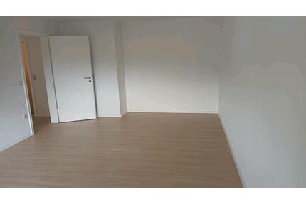 vermiete 3 Zimmer Wohnung zentrale Lage in Lorch, 90qm, KM 850€