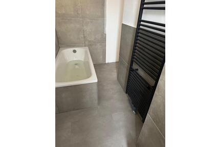 3 Zimmer 1.OG Wohnung Garten ggf. Garage Kleine Halle BS - Braunschweig Lehndorf-Watenbüttel