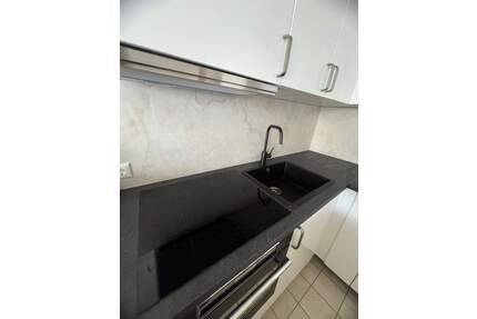 Erstbezug nach Renovierung 2.5-Zimmer Wohnung, mit Terrasse, Garten, EBK und TG-Stellplatz - Denkendorf