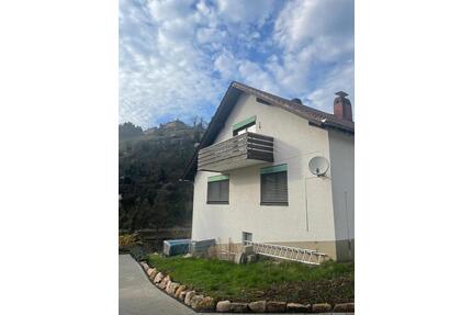 Helle 3,5-Zimmer Erdgeschosswohnung mit Balkon u. Garten - Gernsbach