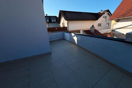 Helle 3-Zimmer Wohnung ca. 90 m² mit großer Terrasse - Rodgau