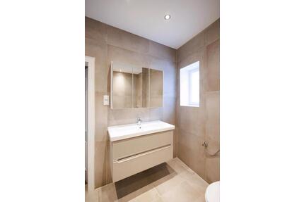 Erstbezeug nach komplett Renovierung 3 Zimmer Wohnung - Hanau Lamboy