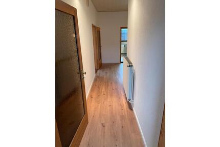 5 Zimmer EG Wohnung zum 01.06. - 1.250,00&nbsp;EUR Kaltmiete, ca.&nbsp; 120,00&nbsp;m&sup2; in Delmenhorst (PLZ: 27749)