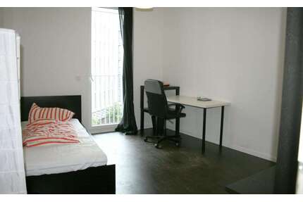 WG-Zimmer in Berlin 680,00 € 14 m²