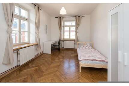 WG-Zimmer in München 975,00 € 17 m²