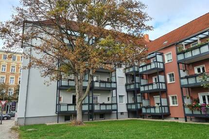 3 Zimmer zum Wohlfühlen, ein Balkon zum Verweilen - jetzt besichtigen! - Halle Freiimfelde