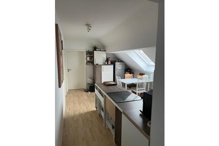 Vermiete helle 4-Zimmer Dachgeschosswohnung in Grünwinkel - Karlsruhe Daxlanden